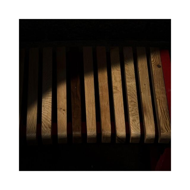 Ombre
.
.
.
.
.
#art #photography #photo #artphoto #artphotography #abstract #minimalism #streetphotography #iphoneography #iphone16pro #iphone #quimper #somewheremagazine #gominimalmag #gominimalmagazine #nowness @somewheremagazine @gominimalmagazine @nowness