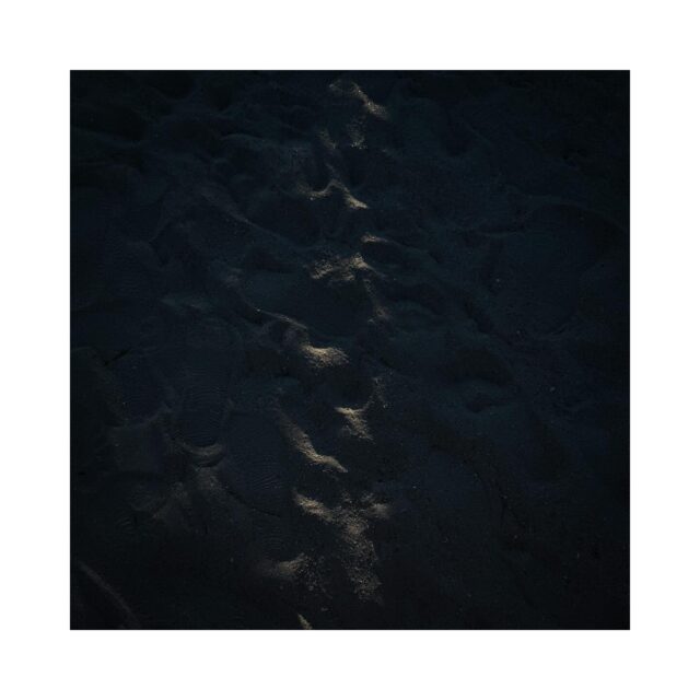 Ar mor
.
.
.
.
.
#art #photography #photo #artphoto #artphotography #abstract #minimalism #streetphotography #iphoneography #iphone16pro #iphone #quimper #somewheremagazine #gominimalmag #gominimalmagazine #nowness @somewheremagazine @gominimalmagazine @nowness @letelegramme @cote.quimper @ouestfrance @ouestfrance.bretagne @ouestfrancequimper